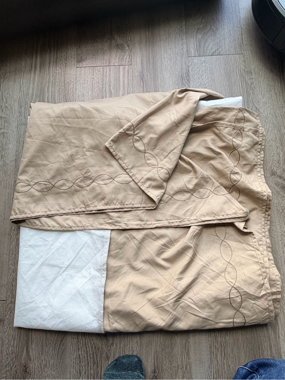 Better Homes And Gardens Beige/Tan Bed Skirt - Adjustable 60 or 80